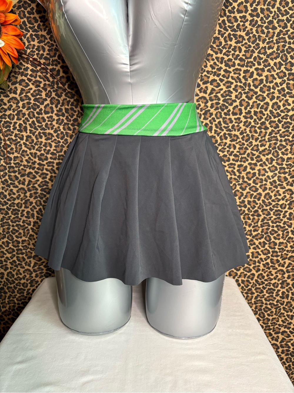 🦋B2G1🦋STARLINE Slytherin School Girl Pleated Mini Skirt | LARGE |
